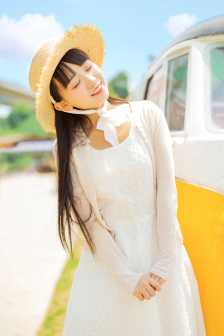 美女光屁股